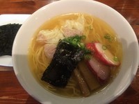 「肉ワンタン麺（ﾊｰﾌ）+のり」@八雲の写真