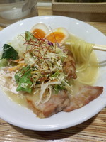 「特製鶏そば塩950円」@NOODLE STOCK 鶴おかの写真