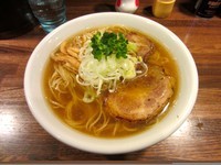 「醤油らぁめん　大盛り」@らあめん学の写真