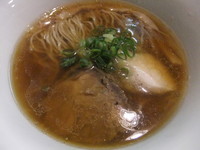 「醬油らぁ麺（700円）」@らぁ麺 すぎ本の写真