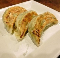 「白湯塩ラーメン＋餃子(3個)&半チャーハンセット」@麺厨房 維風堂々の写真