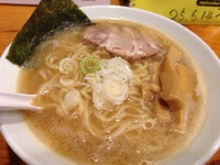 「らーめん」@魚介とんこつらーめん 晴れ空の写真