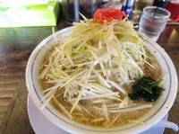 「ネギラーメン 800円 + チャーシュー飯 100円」@中華そば 立川 上越店の写真