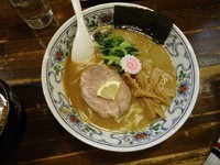 「らーめん650円」@麺座でんの写真