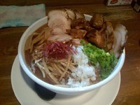 「辛みそそば+豚トリプル」@めん屋 一期一会の写真
