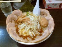 「とんこつ醤油らーめん＋豚ダブル＋味玉」@屋台とんこつらーめん めん吉 柏駅店の写真