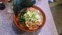 「チャーシュー麺（850円）＋麺硬め＋葱大目」@熟成鶏醤油らーめん 上弦の月の写真