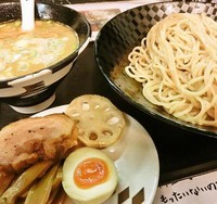 「濃厚毛ガニ豚骨つけ麺(大盛同一料金)850円」@秋刀魚だし 黒船の写真