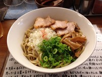 「俺あぶらそば 大盛無料」@俺とあぶら Select 神田支店給油所の写真