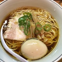「味玉醤油@800」@麺屋 彩香の写真