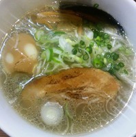 「淡麗琥珀そば（塩）７３０円＋味玉」@麺や 燦虎の写真