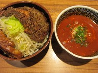 「辛つけめん　荒井さんVer（８００円）＋ステーキ＋あらいめし」@ラーメン燈郎の写真