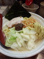 「熟成練り醤油らーめん（大盛）700円」@『   』（無銘）の写真