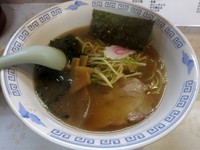 「ねぎラーメン ５５０円　※半麺で１００円引き」@ラーメンショップ 勝瓜店の写真