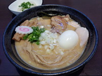 「特製 濃厚中華そば」@中華そば 輝羅の写真