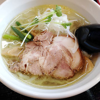 「塩ラーメン（小盛）400円」@手打ちラーメン 月ヶ瀬支店の写真