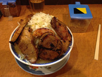 「塩そば小ブタ 野菜増し」@雷神 角ふじの写真