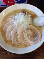 「チャーシュー麺➕麺硬め➕半ライス➕脂多め」@こってりらーめん 虜の写真