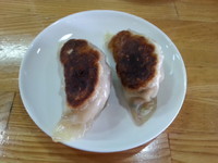 「【餃子(2個)100円】→無料」@カオタンらーめん37の写真