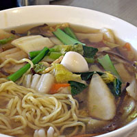 「五目スープそば730円＋大盛り100円」@中華四川料理 飛鳥の写真