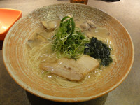 「あさりと味噌（細麺）」@味噌らーめん みつか坊主 大阪空港本店の写真