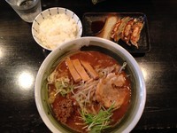 「味噌そば+Ａセット(ぎょうざ3個、ごはん)」@はる樹の写真