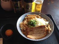 「煮干し油そば¥750+ビール¥500×2」@大黒屋本舗 春日部店の写真