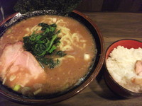「ラーメン+小ライス」@神田ラーメン わいず 神田本店の写真