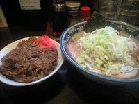 「油そばﾁｬｰ+1&牛すじ丼小（750+100+320円)」@兎に角 松戸店の写真