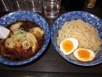 「肉ワンタンつけ麺580円＋麺中盛50円＋味玉80円」@肉厚わんたん麺と手作り焼売 ら麺亭 浅草支店の写真