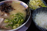 「Aセット（ラーメン＋ライス）＋チャーシュー」@博多ラーメン よねちゃんの写真