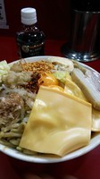 「まぜそば大盛り（麺マシ＋全マシ）＋チーズ」@ジャンクガレッジ 東大宮店の写真