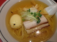 「塩煮干しそば(600円)，味玉(100円)」@柴崎亭の写真