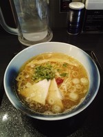「塩らぁめん」@ラァメン家 69’N’ ROLL ONE 赤坂本店の写真