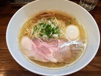 「しおらーめん＋塩味玉（￥700＋￥100）」@町田汁場 しおらーめん進化 町田駅前店の写真