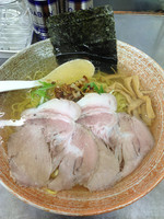 「白貝と鮪節の塩ラーメン 限定」@覆麺 智の写真
