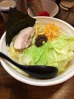 「熟成練り醤油ラーメン（大盛り）キャベツトッピング」@『   』（無銘）の写真