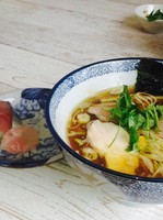 「（30食限定）煮干しそば¥750＋〆鯖握り¥300」@中華そば 四つ葉の写真