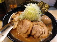 「【夜10食限定】濃厚赤味噌らーめん＋水餃子＋ノンアルビール」@麺屋 扇 SENの写真