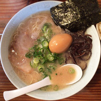 「ラーメン+煮たまご+小ライス」@博多濃麻呂 二子玉川店の写真
