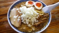 「限定 もちもち煮干香る拉麺」@常勝軒 本庄店の写真
