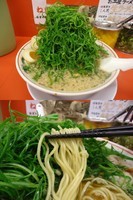 「『特製醤油 九条ネギ味玉ラーメン 大(￥1000)』」@ラーメン魁力屋 武蔵村山店の写真