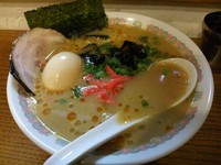 「海老とんこつ +熟成ヌプチェ玉子:サービス券 +替玉」@海老味噌らーめん ヌプチェの写真