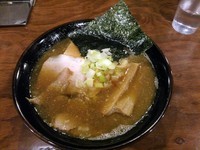 「煮干しらーめん」@ど煮干らーめん 魚之助の写真