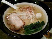 「しおそば 700円」@焙煎汐蕎麦処 金字塔の写真