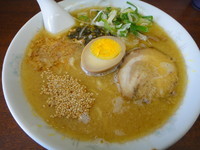 「こくうまラーメン（白）」@陽気軒の写真