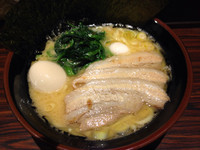 「醤油豚骨吟味ラーメン」@一翔の写真