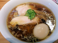 「味玉醤油ラーメン」@ラーメン屋 トイ・ボックスの写真