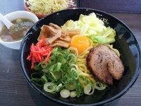 「まぜそば・赤（太麺）　スープ付き　（大盛り）」@おおぼし 松本平田店の写真