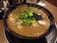 「とんこつラーメン」@無鉄砲 大阪店の写真